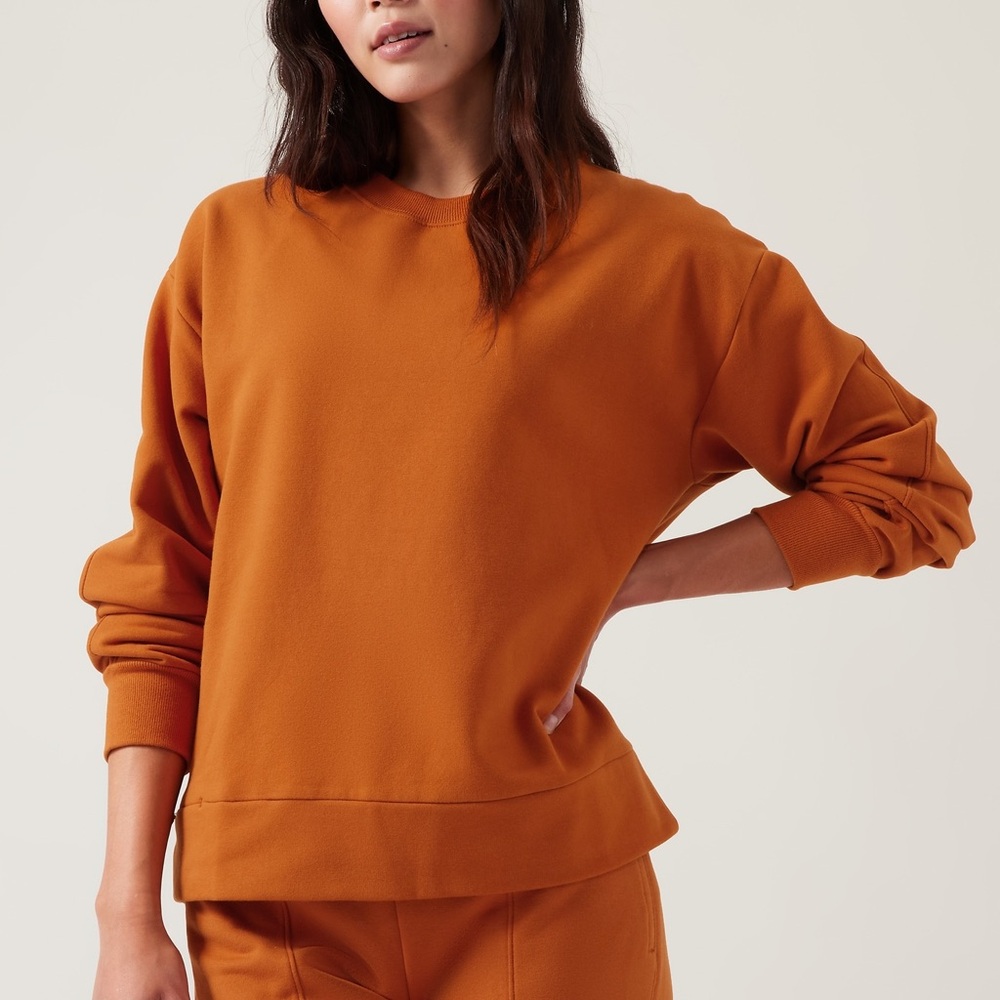Athleta women’s medium RETROPLUSH CREWNECK SWEATSHIRT orange, pocket
